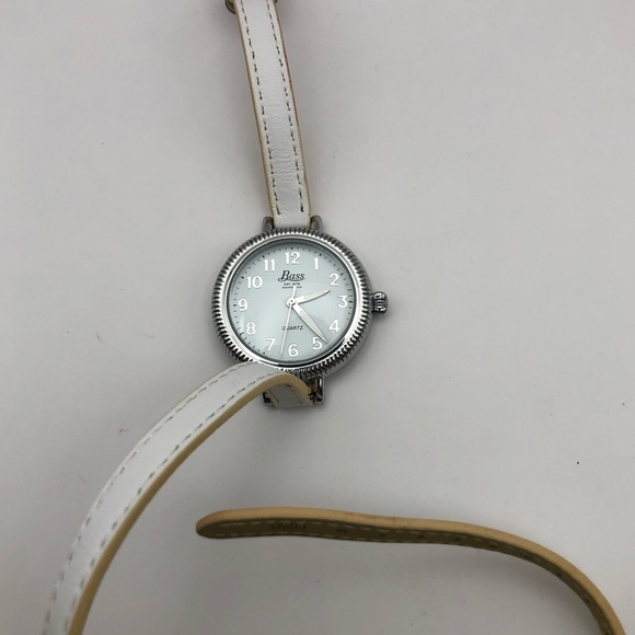 Bass Est. 1876 Women’s Watch Long Strap White Band Silver Bezel (New Battery) - Picture 9 of 9